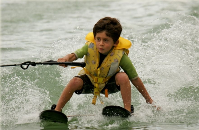  Esquí acuático para niños